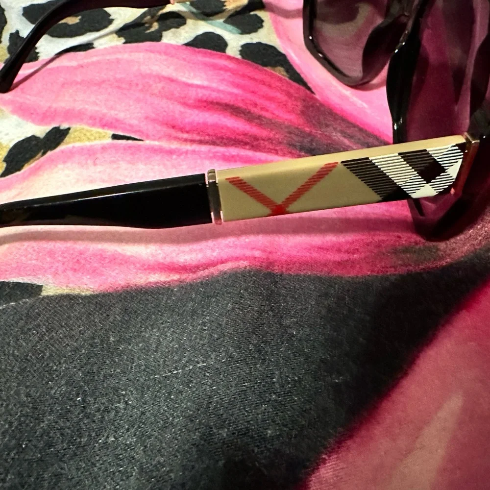 Burberry polarized women’s sunglasses - Picture 10 of 10